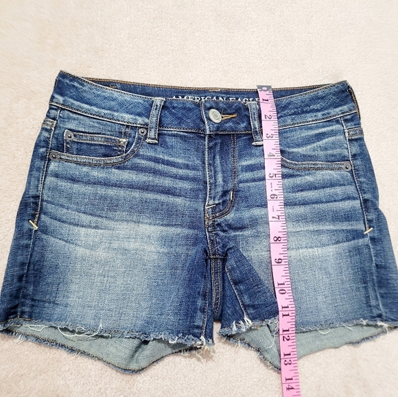 American Eagle Super Stretch Denim Shorts Women’s Size 4 Blue Frayed Hem Classic - Picture 5 of 11
